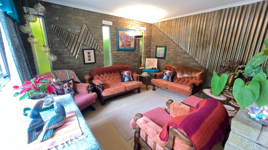 5 Bedroom Property for Sale in Langenhovenpark Free State